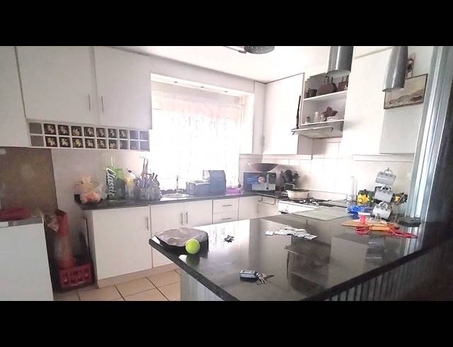 FARM TO LET IN AGRICULTURAL HOLDING 400